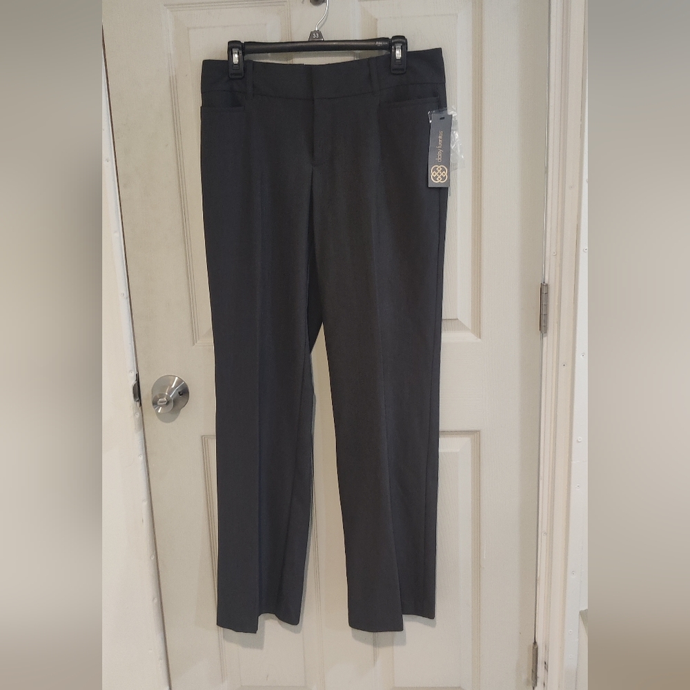 NWT Daisy Fuentes Slimming Pant Size 8